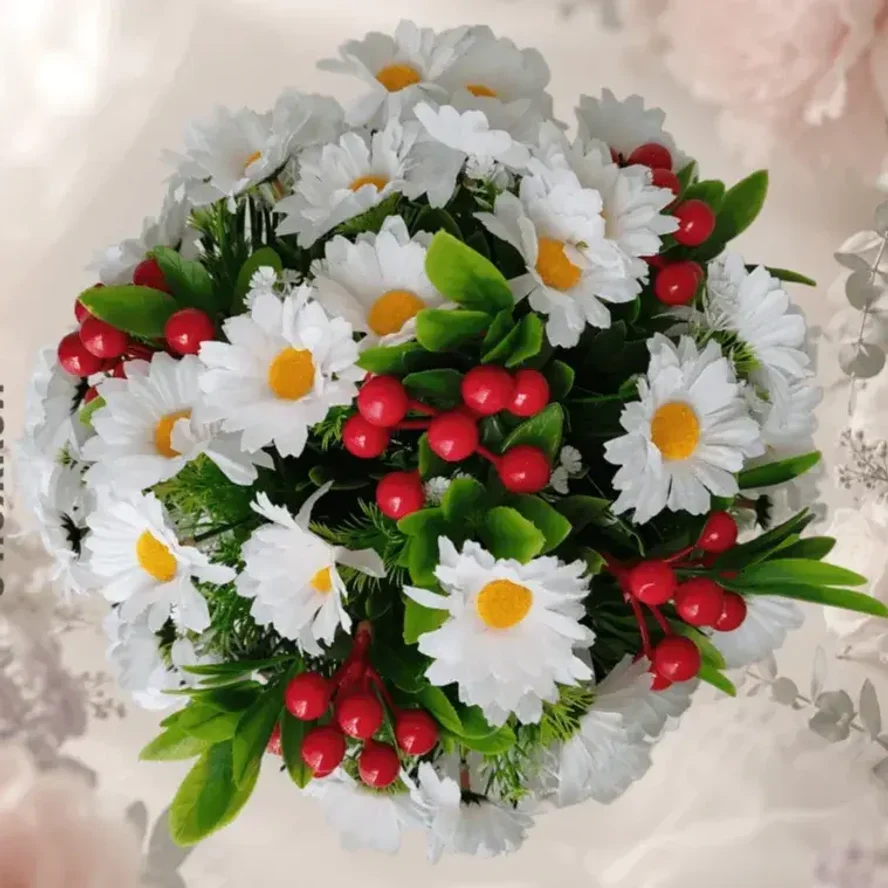 Ритуальная полянка из ромашек и брусники. Арт. 509983